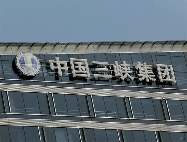 樓頂大型發(fā)光字制作安裝報價方案，可私咨詢哦
