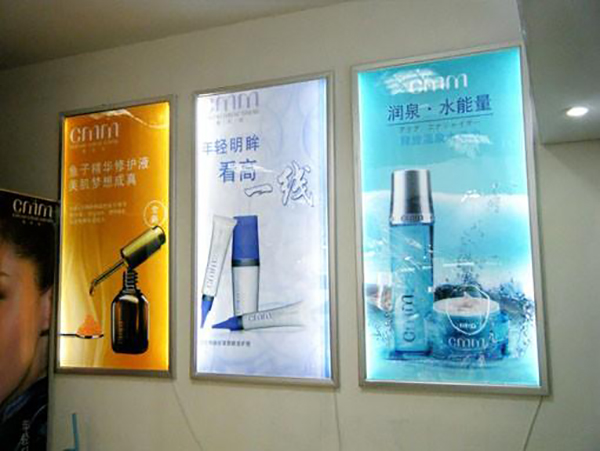 燈箱布與寫真布、噴繪布怎么區(qū)分？